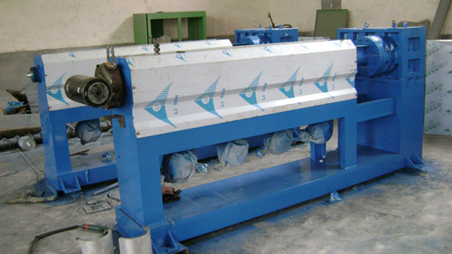 China Plastic extruders for extruding PVC, PE or XLPE protective jacket onto cables and wires supplier