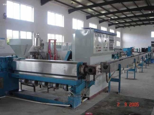 China Plastic extruders for extruding PVC, PE or XLPE insulating layer onto wires and cables supplier